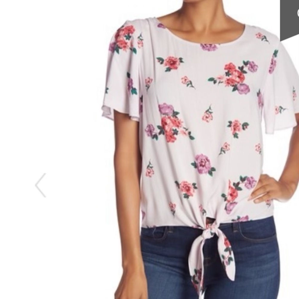Socialite Pattered tie front woven top